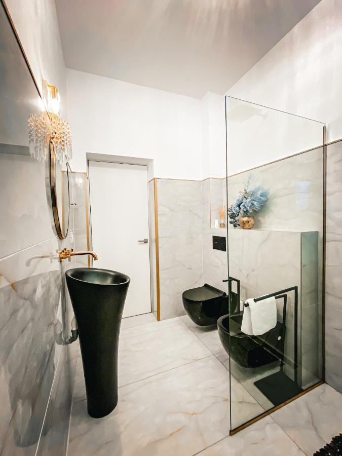 Luxury Family Apartment With Private Parking And Forest View Timisoara Exterior photo