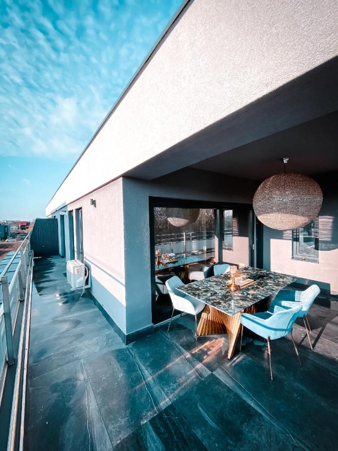 Luxury Family Apartment With Private Parking And Forest View Timisoara Exterior photo